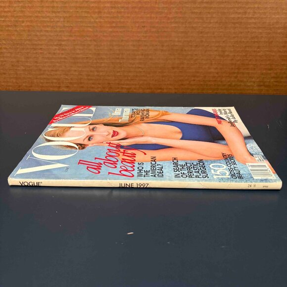 Vogue magasine June 1997 - Uma Thurman - Picture 3 of 3